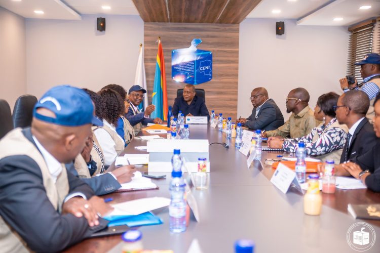 ÉLECTIONS 2023 | Le président de la Commission Électorale Nationale Indépendante (CENI), Dénis Kadima, s’est entretenu avec une délégation de la mission exploratoire du Forum des Commissions Électorales de la SADC (ECF-SADC)
