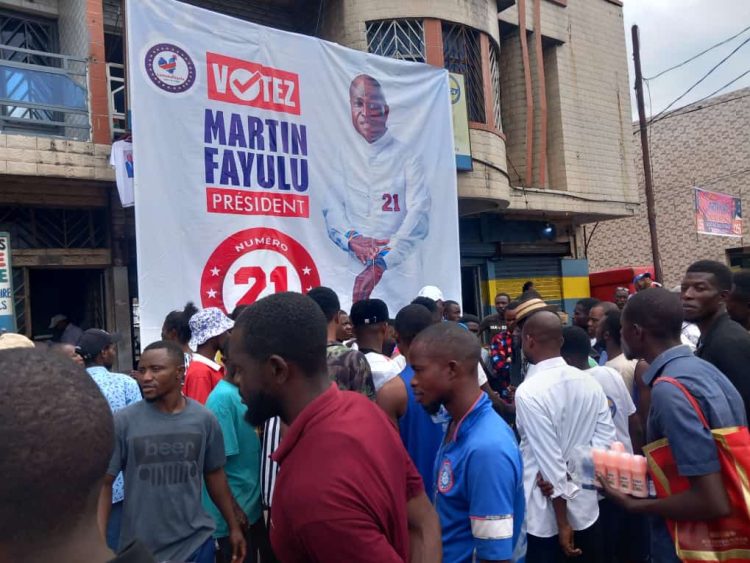 Campagne électorale | la police bloque les équipes de campagne de Martin Fayulu au niveau de MIKONDO !