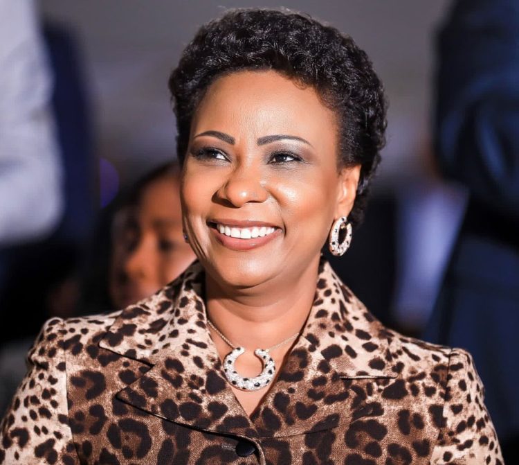 Hommages à Mzée Kabila | Olive Lembe Kabila tacle le régime Tshisekedi !