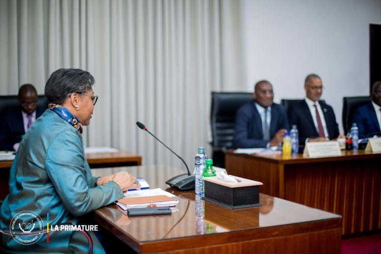 Économie | le comité de conjoncture Économique dirigé par Judith SUMINWA constate une stabilité du taux de change depuis juillet 2024 !