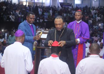 RDC | L’archevêque supérieur Dodo Kamba installe la confession religieuse CUR dans le Grand Katanga !