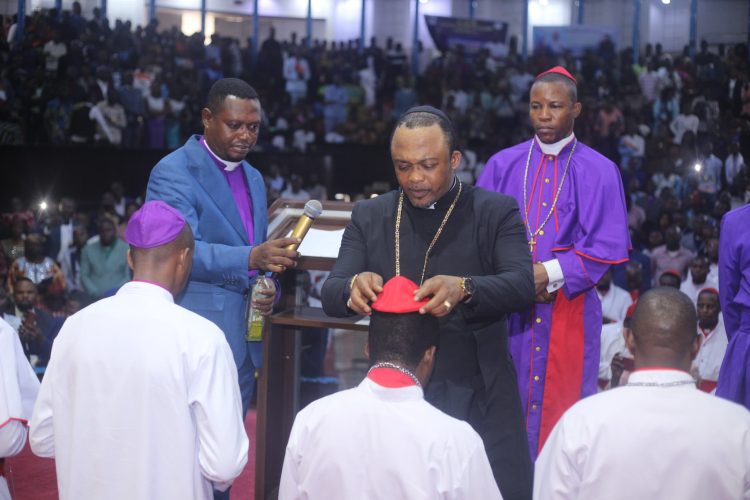 RDC | L’archevêque supérieur Dodo Kamba installe la confession religieuse CUR dans le Grand Katanga !