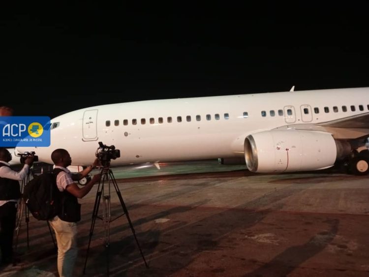 RDC | Arrivée d’un nouveau Boeing 737-800 de Congo Airways à Kinshasa !