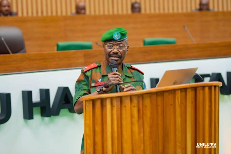 RDC | Le général Eddy Kapend renforce la discipline et le moral des troupes à Kalemie, face aux défis sécuritaires !