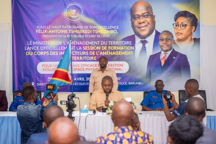 RDC | Le Ministre d’État Guy Loando lance la formation des inspecteurs pour un aménagement du territoire rigoureux !
