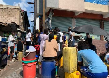 RDC – Kinshasa | Après les inondations meurtrières, la ville se réveille sans eau potable et sous un chaos routier !