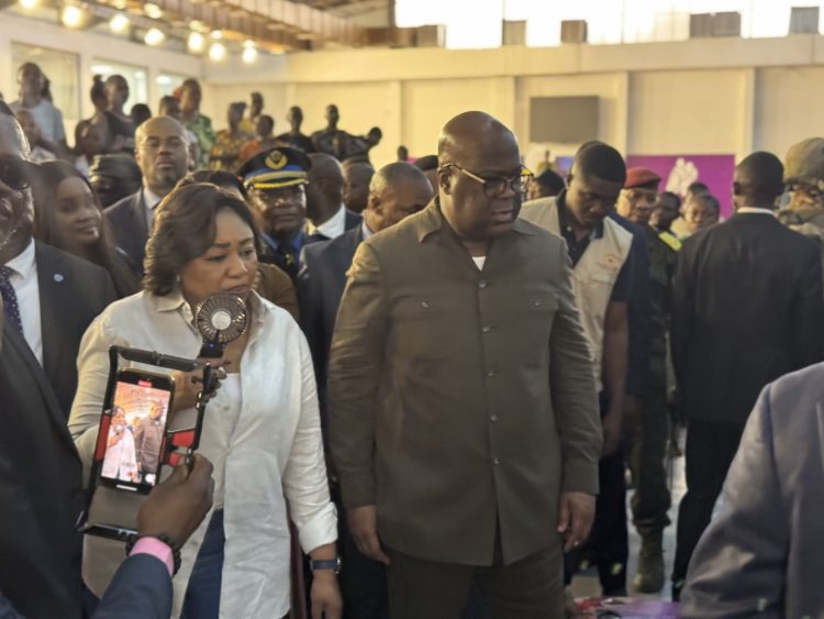 RDC – Kinshasa | Félix Tshisekedi au Stade Tata Raphaël pour un moment de réconfort avec les victimes des inondations !