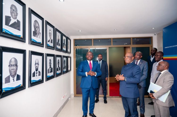 RDC | Guy Loando Mbayo consulte ses prédécesseurs au Ministère des Relations avec le Parlement !